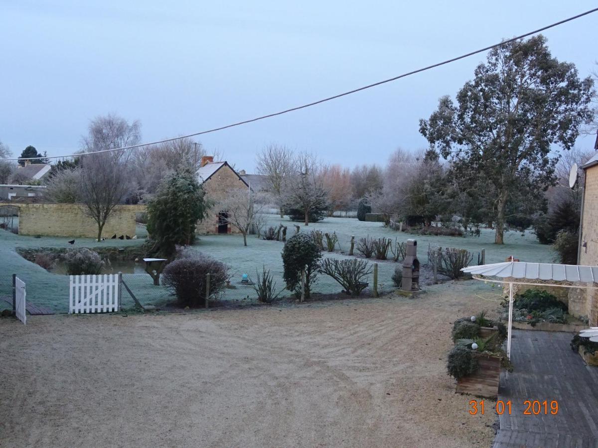 La Ferme Aux Chats Formigny Exterior foto